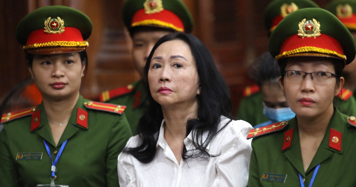 Tourist Detained Following Throne Damage In Vietnam Tourist Detained Following Throne Damage In Vietnam