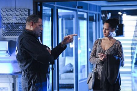 Tracee Ellis Ross On Dating, Grief, And Choosing Herself Tracee Ellis Ross On Dating, Grief, And Choosing Herself