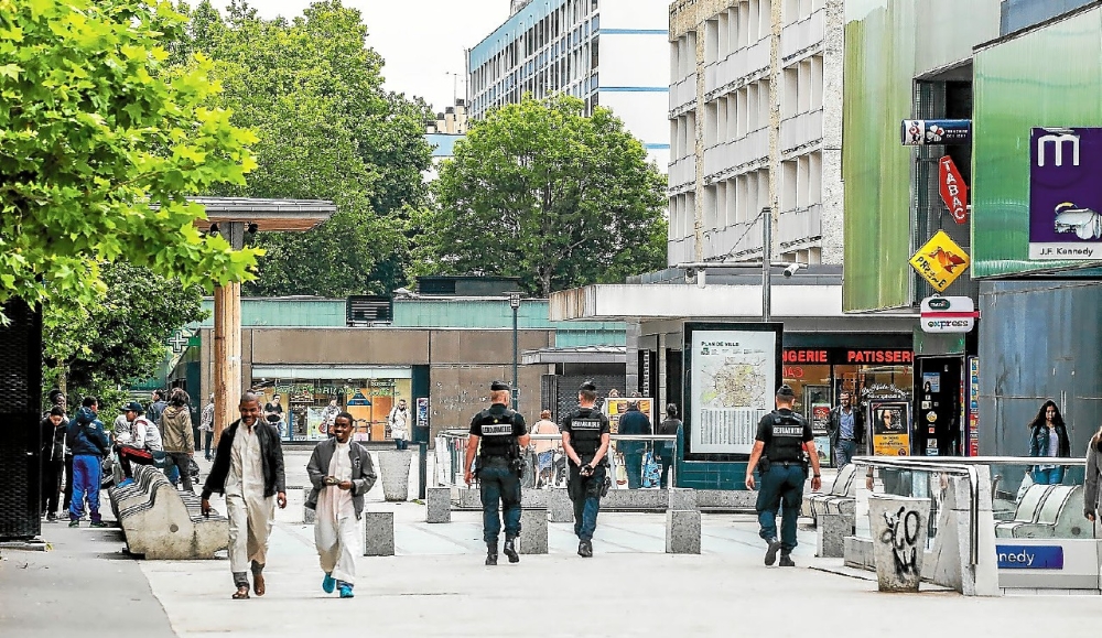 Trafic De Drogue À Saint-Ouen: Les Parents Demandent Le Transfert De L'école Maternelle Trafic De Drogue À Saint-Ouen: Les Parents Demandent Le Transfert De L'école Maternelle