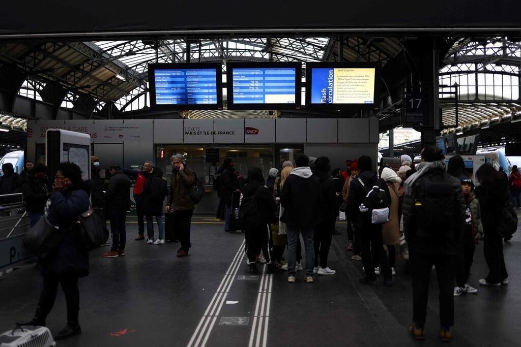 Trafic Gare Du Nord Fortement Perturbé: Bombe De La Seconde Guerre Mondiale Découverte Trafic Gare Du Nord Fortement Perturbé: Bombe De La Seconde Guerre Mondiale Découverte