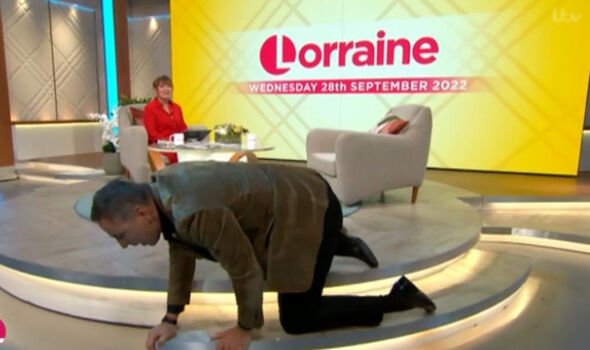 TV Host Lorraine Kelly Squirming After David Walliams' Remark TV Host Lorraine Kelly Squirming After David Walliams' Remark