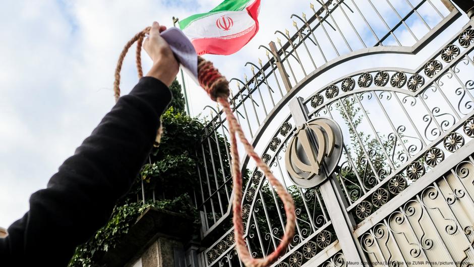 تین خواتین جعلی دستاویزات اور گداگری کے الزام میں گرفتار تین خواتین جعلی دستاویزات اور گداگری کے الزام میں گرفتار