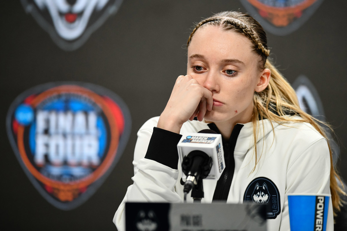 UConn Fans Praise Paige Bueckers' Act Of Kindness: A Religious Breakfast For A Teammate UConn Fans Praise Paige Bueckers' Act Of Kindness: A Religious Breakfast For A Teammate