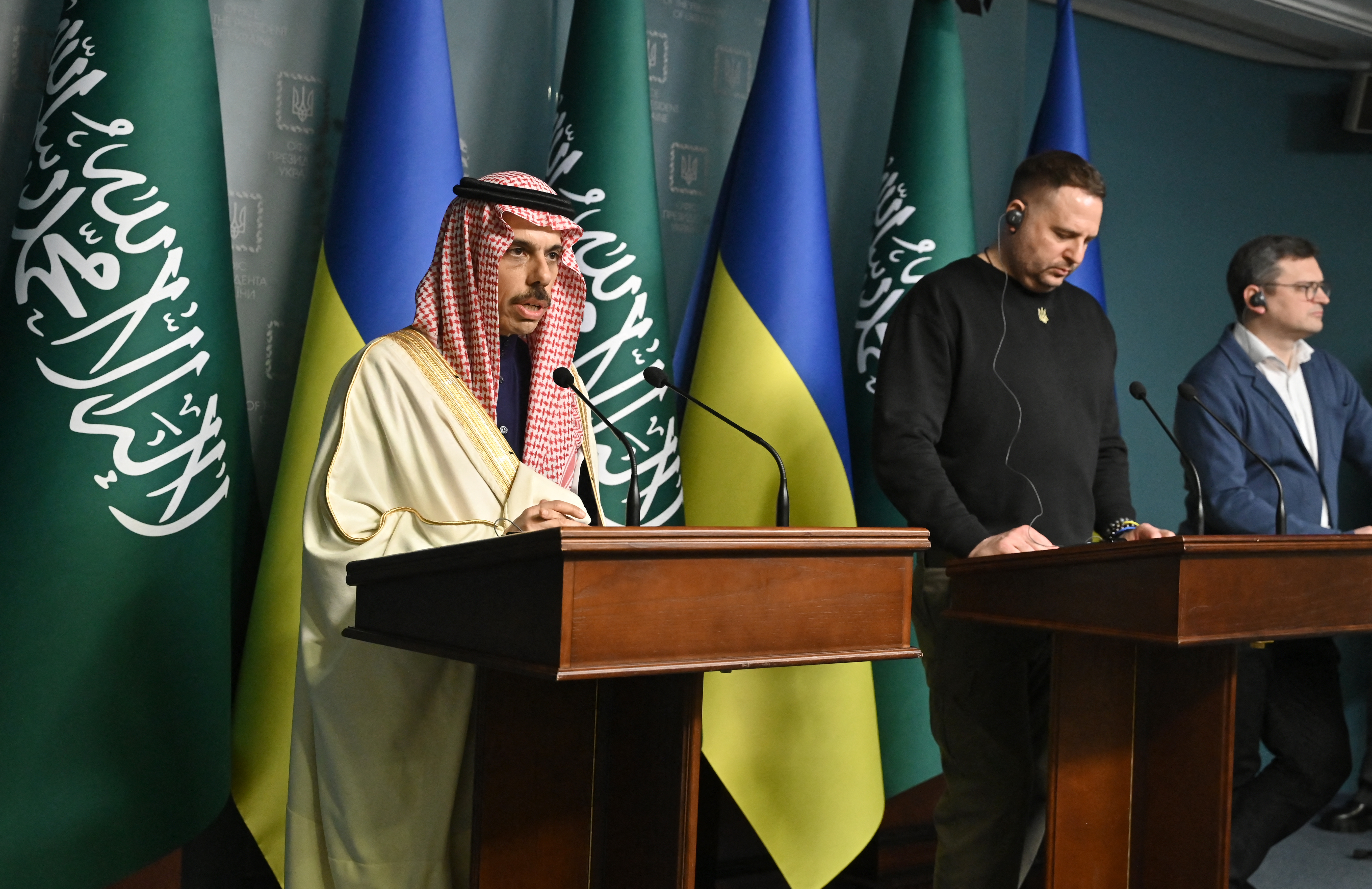 Ukraine-Russia Peace Negotiations: US Offers Sanctions Concessions Ukraine-Russia Peace Negotiations: US Offers Sanctions Concessions