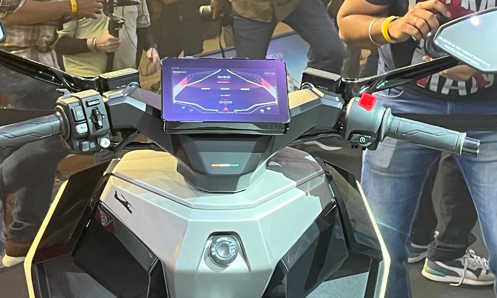 Ultraviolette Tesseract: ₹1.2 Lakh Electric Scooter With 261km Range Ultraviolette Tesseract: ₹1.2 Lakh Electric Scooter With 261km Range