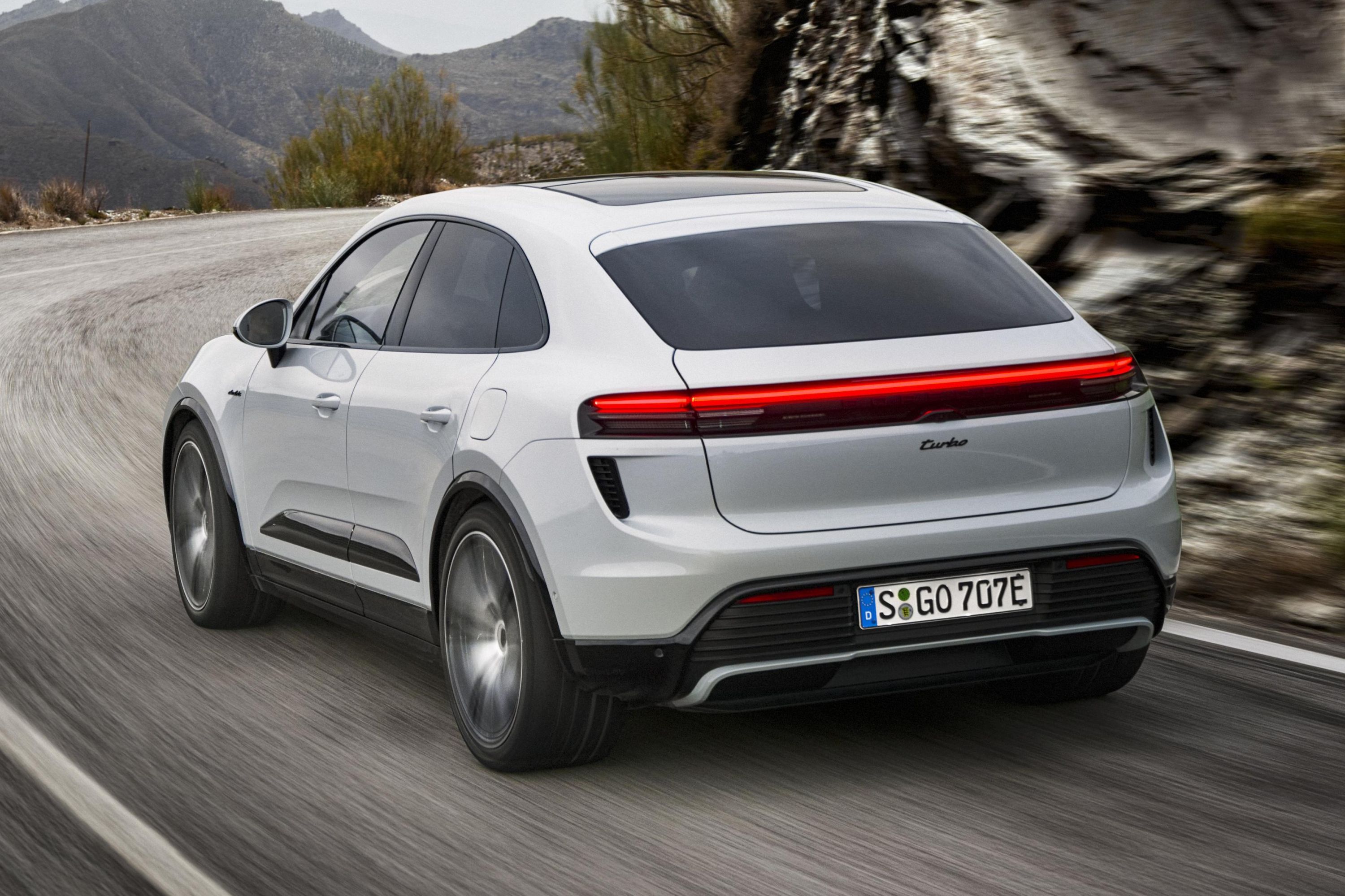 Umfjöllun Um Fyrstu 100% Rafútgáfu Porsche Macan Umfjöllun Um Fyrstu 100% Rafútgáfu Porsche Macan