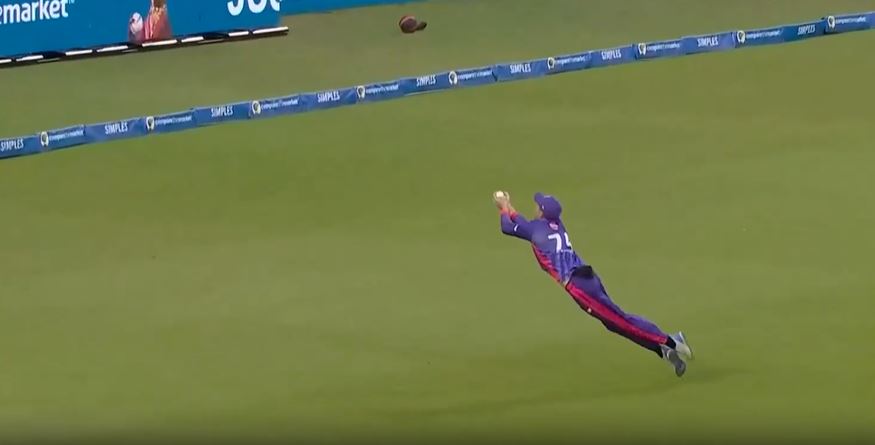 Unbelievable Catch By Mariners Outfielder In Game Against Giants Unbelievable Catch By Mariners Outfielder In Game Against Giants