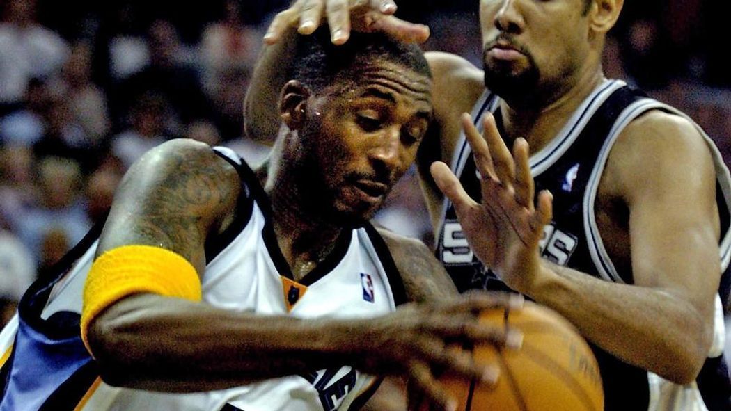 Une Star NBA Met Fin À Sa Carrière Et Détruit Sa Famille Avec Ses Célébrations Armes À Feu Une Star NBA Met Fin À Sa Carrière Et Détruit Sa Famille Avec Ses Célébrations Armes À Feu