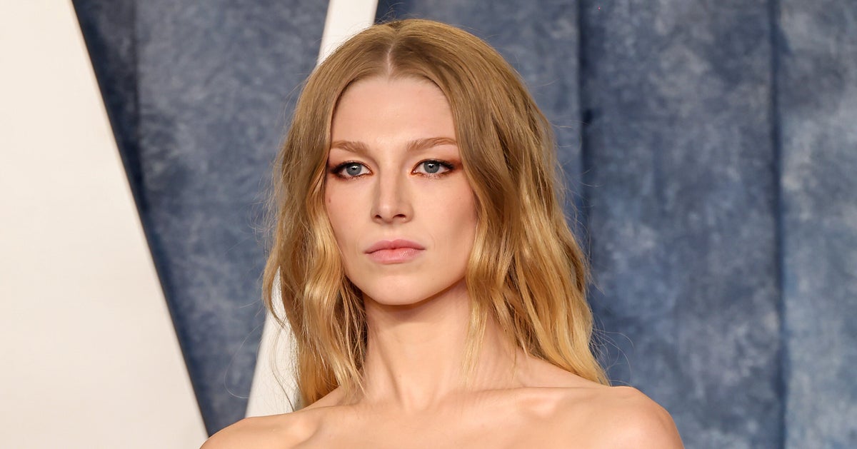 Vanity Fair After-Party & Oscars: A Look At The Boldest Red Carpet Styles Vanity Fair After-Party & Oscars: A Look At The Boldest Red Carpet Styles