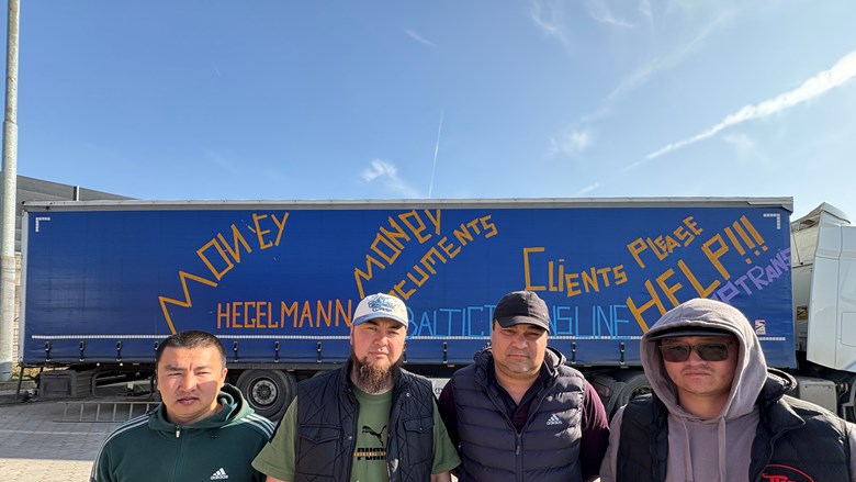 Venlose Parkeerplaats: FNV Ontmaskert Uitbuiting Van Chauffeurs Venlose Parkeerplaats: FNV Ontmaskert Uitbuiting Van Chauffeurs
