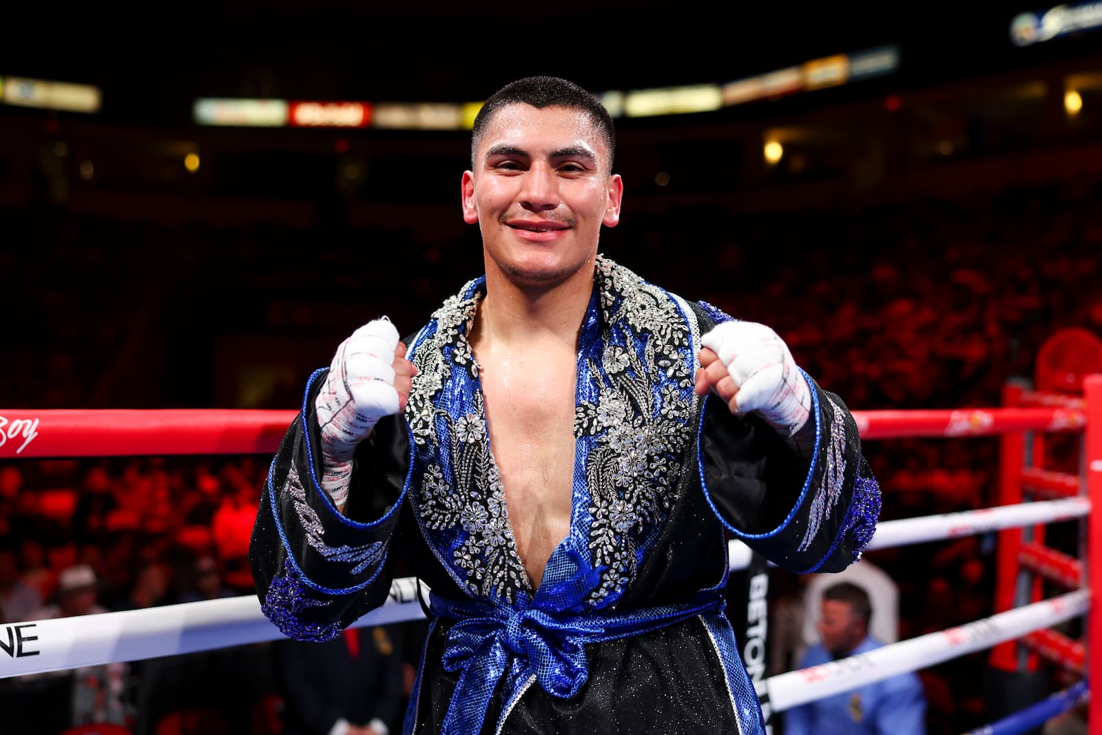 Vergil Ortiz Jr. On Canelo-Crawford: Weight Gain Won't Change Outcome Vergil Ortiz Jr. On Canelo-Crawford: Weight Gain Won't Change Outcome