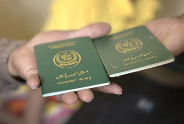 Visa Crackdown: UK Imposes New Rules On Nigerian And Pakistani Applicants Visa Crackdown: UK Imposes New Rules On Nigerian And Pakistani Applicants