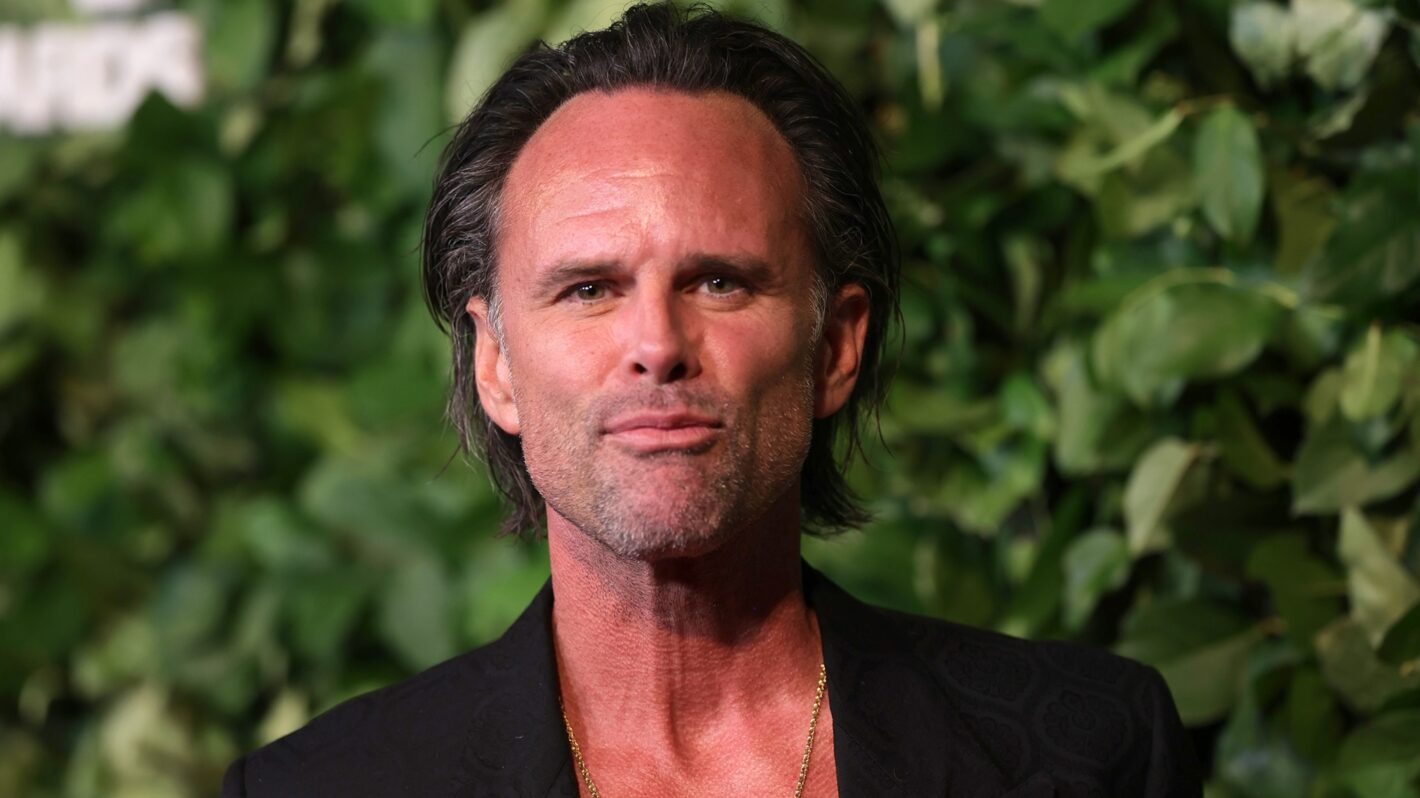 Walton Goggins Previews SNL, Teases White Lotus Fan Theories Walton Goggins Previews SNL, Teases White Lotus Fan Theories