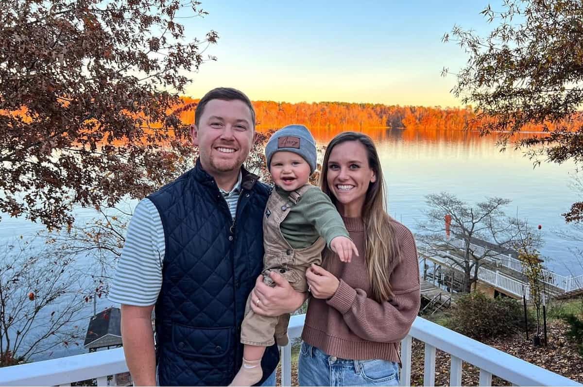 Watch Scotty McCreery's Son's Heartwarming Tribute To George Strait Watch Scotty McCreery's Son's Heartwarming Tribute To George Strait