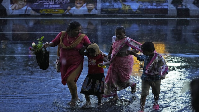 WB Weather Update: Heavy Rainfall Predicted For North Bengal WB Weather Update: Heavy Rainfall Predicted For North Bengal