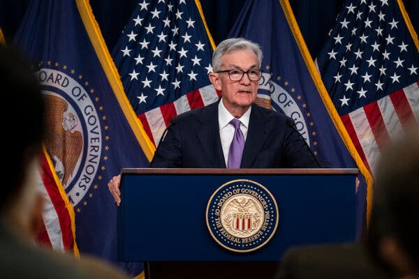Why Is Powell's Fed Hesitant To Cut Interest Rates? Trump's Demands And Economic Risks Why Is Powell's Fed Hesitant To Cut Interest Rates? Trump's Demands And Economic Risks