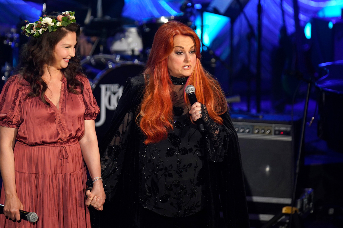 Wynonna And Ashley Judd Open Up About Family Life In Docuseries Wynonna And Ashley Judd Open Up About Family Life In Docuseries