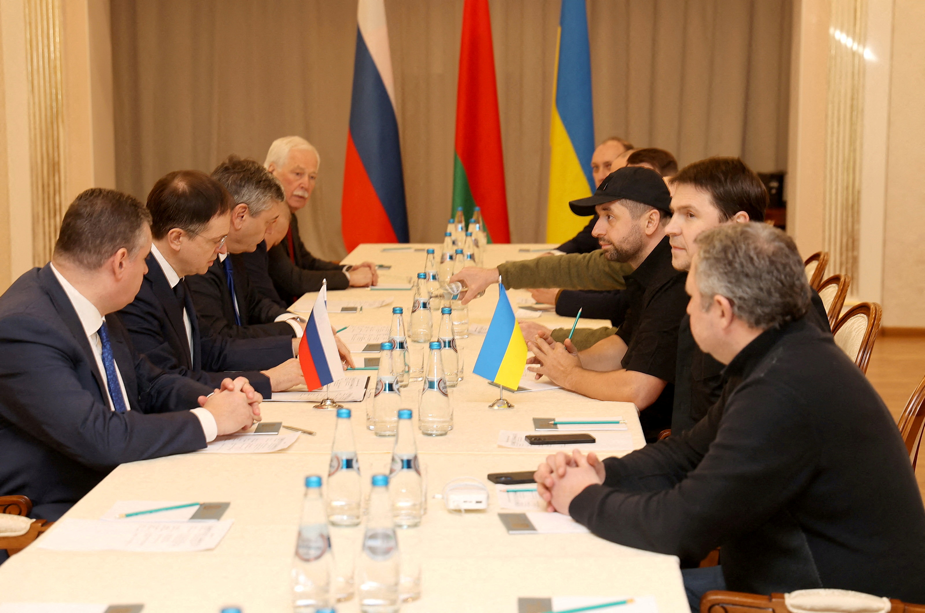 Zelensky's Decision: Negotiations With Russia Following Trump's Involvement Zelensky's Decision: Negotiations With Russia Following Trump's Involvement